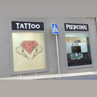 Meet Tattoo Piercing