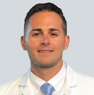 Dental RI: Dr. Michael Gallucci and Dr. Dawn Gallucci - Dentist in Cranston