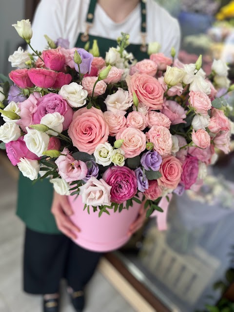 The Rose Flower Shop In Marbella