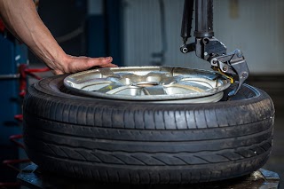 J & M Tire Service