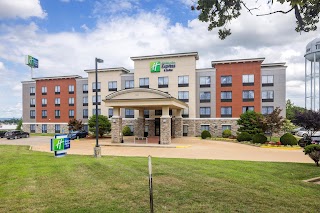 Holiday Inn Express & Suites Festus - South St. Louis, an IHG Hotel