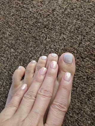 Pearl Nails & Salon