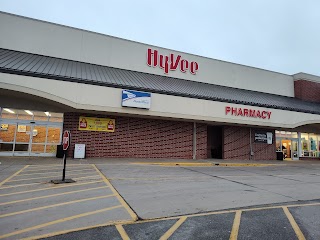 Hy-Vee Grocery Store