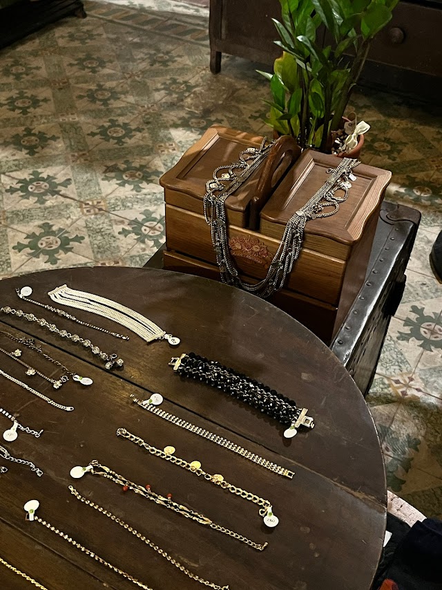 Deeritage - Vintage Jewelry