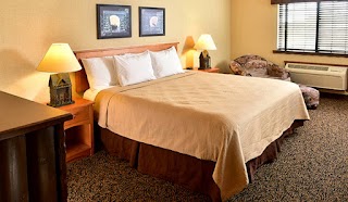 Boarders Inn & Suites by Cobblestone Hotels - Waukon