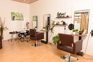 Friseursalon Cynthia · Friseur · Make Up & Nails