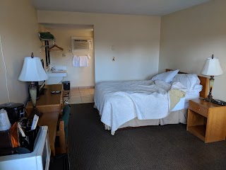 TIMBERS INN AND SUITES