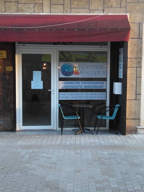 Photo de BERTHIER - 55 bis Avenue du Port, Saint-Cyr-sur-Mer, France