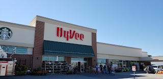 Hy-Vee Grocery Store