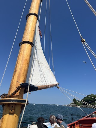 Fame of Salem Sailboat Tour