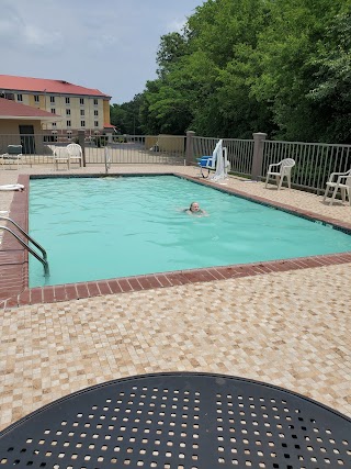 Quality Inn & Suites Hot Springs-Lake Hamilton