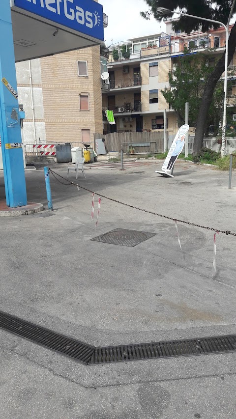 Foto di EnerGas Napoli Epomeo 66 - Via dell'Epomeo 66, Napoli (NA), Italia