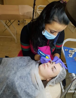 Permanent makeup and European manicure by Alona