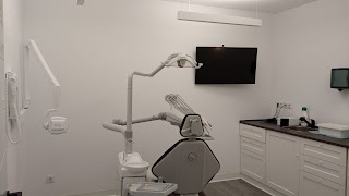 Clínica Dental Central Cuenca. Implantes dentales y ortodoncia.