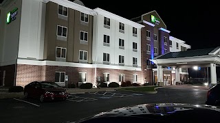 Holiday Inn Express & Suites Chicago South Lansing