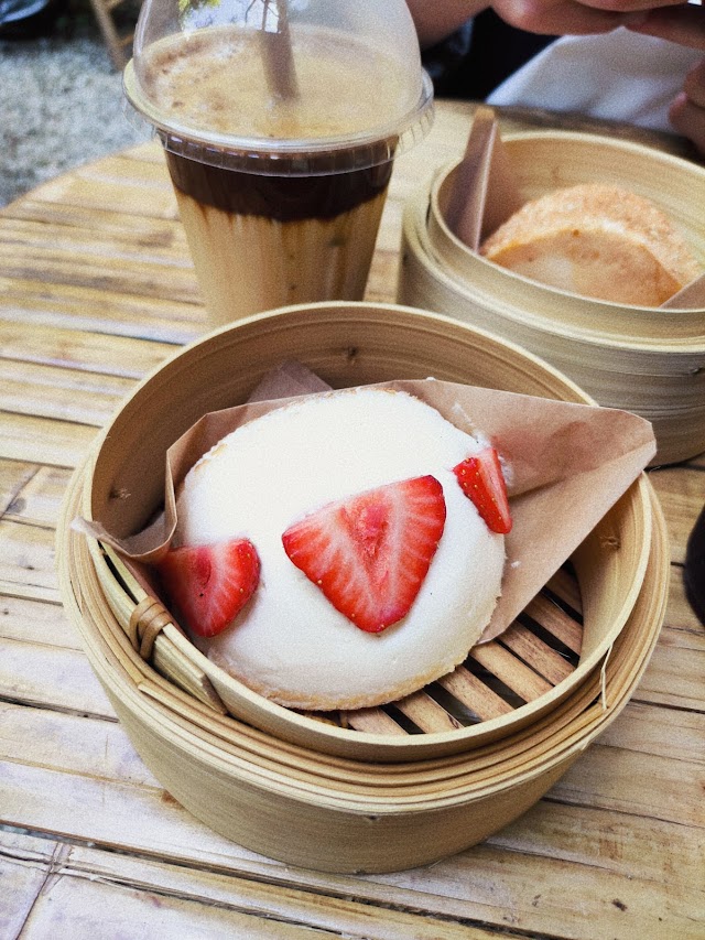 Kaki Cake Bar