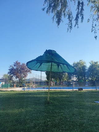 Piscina Pública Municipal de Las Ventas Con Peña Aguilera.