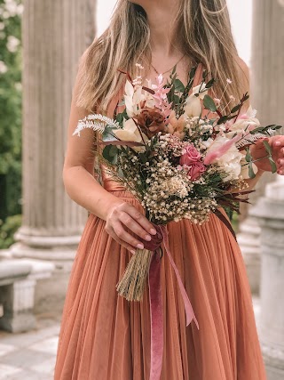 Simonetta Floral: Ramos de novia y flores preservadas | Taller floral Madrid | Decoración de bodas y espacios.