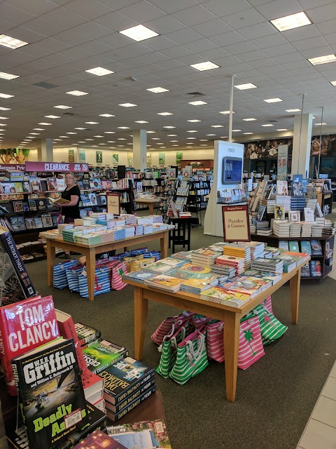 Photo of Barnes & Noble - 371 Putnam Pike, Smithfield, RI 02917, USA