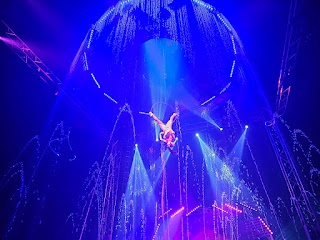 Cirque Italia Gold Water Circus