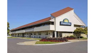Days Inn by Wyndham Overland Park/Metcalf/Convention Center