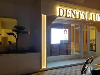 Policlínica Dentalium. Odontología avanzada, medicina estética, podología y psicología