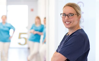 Zahnärztin Dr. Sandra Faltermeier - Biologische Zahnmedizin und Oralchirurgie