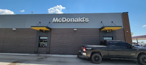 Photo of McDonald's - 2424 South Country Club Road, El Reno, OK 73036, USA