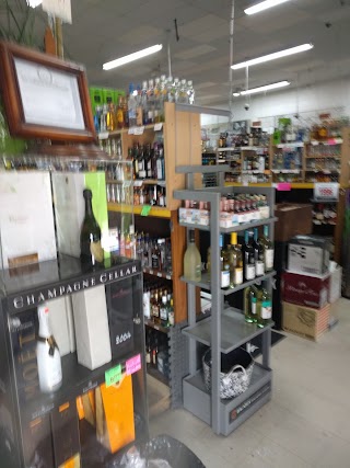 Shopping Center Wine and Liquor