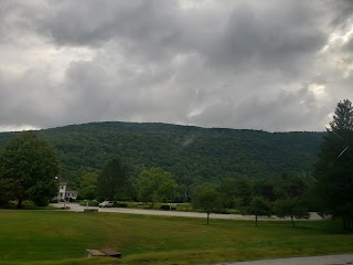 Hawk Inn and Mountain Resort