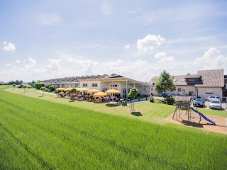 Cafe und Wein, Hofcafe und Gästehaus