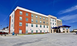 Holiday Inn Express & Suites Perryville I-55, an IHG Hotel