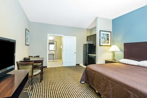 Photo of Super 8 by Wyndham Center - 907 Hurst Street, Center, TX 75935, USA