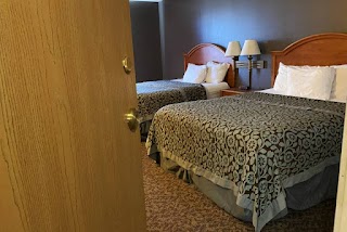 Days Inn Hotel & Governors' Waterpark, RV Park & Fitness Center