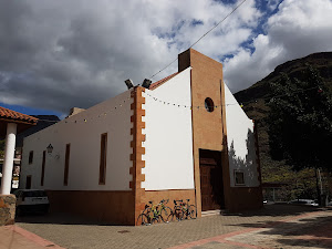 Iglesia De Ayagaures, Santo Niño Dio