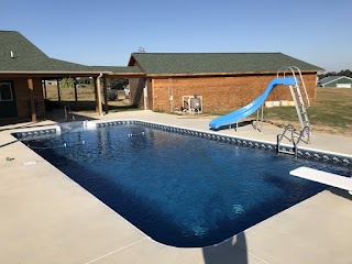 Backyard Pools & Spas