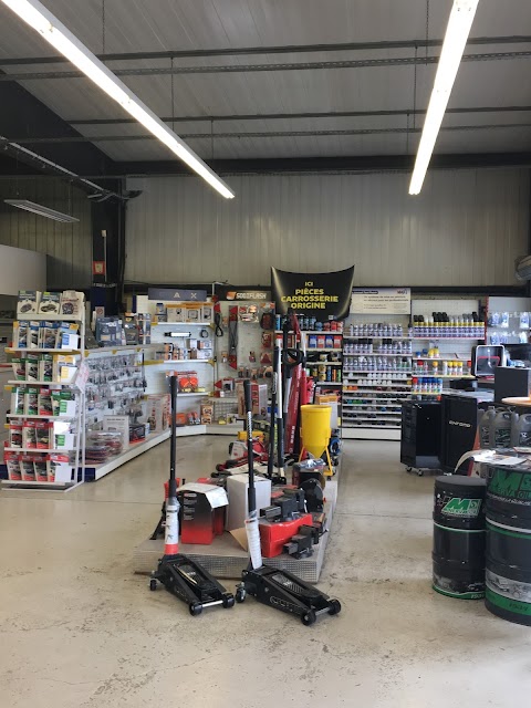 Photo de STIPA- Groupauto - 13 Rue des Sports, L'Aigle, France