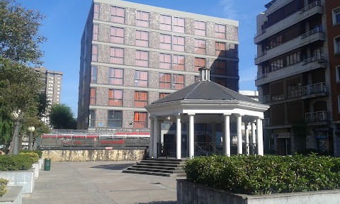 Foto de Escuela Oficial de Idiomas - Done Petri Plaza, 5, Deusto, Bilbo, Bizkaia, España