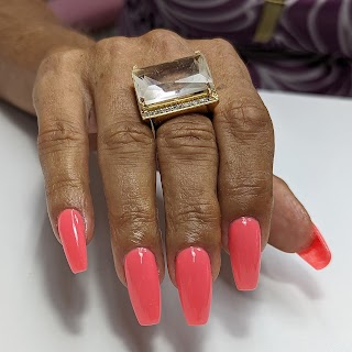 Ádna Galvão - Manicure Brasileira (Brazilian Nails). Nail designer