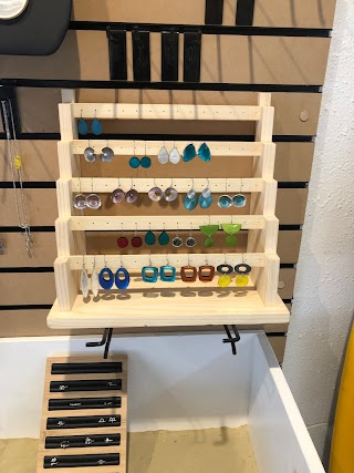 Manta Jewelry & Gifts