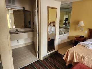 Quality Inn & Suites Biltmore East