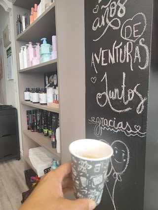 Peluquería y Estética Mercedes Estilista