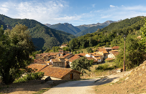 Barrio de Mogrovejo (Cantabria)