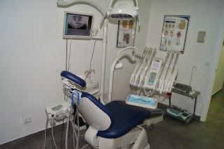 Clínica Dental Dres. Moreno y Madikian