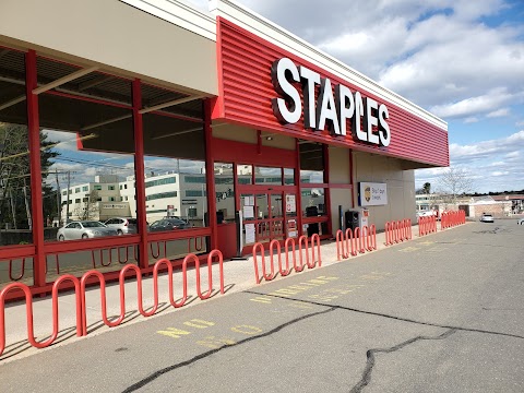 Photo of Staples - 2550 Albany Avenue, West Hartford, CT 06117, USA