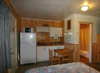 Trout Creek Motel & RV Park