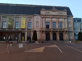 Théâtre De La Folle Pensée.