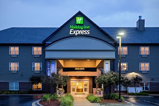 Holiday Inn Express & Suites Green Bay East, an IHG Hotel