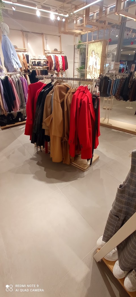 Foto di STRADIVARIUS - Lamezia Terme (CZ), Italia