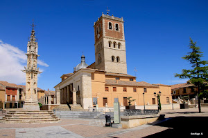 Plaza Mayor / Rollo Jurisdiccional (s. XVI, gótico)